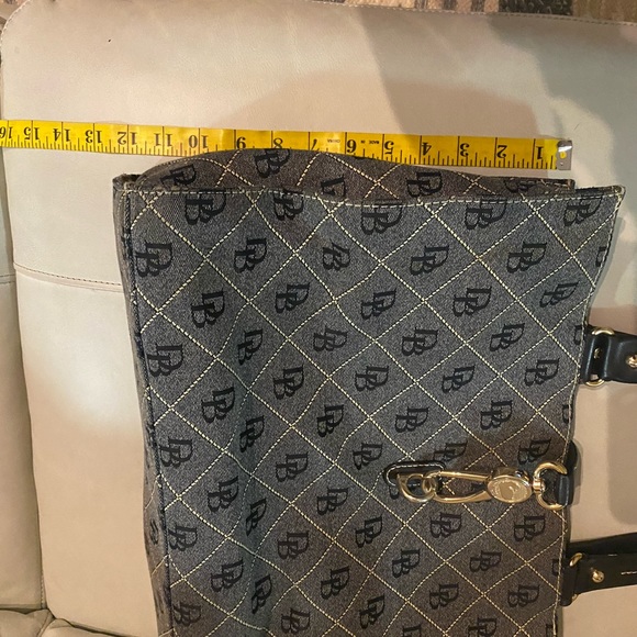 Dooney - Picture 3 of 7